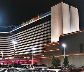 picture of peppermill reno at night